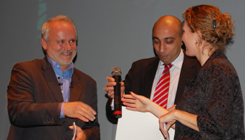 Dr Bruno G Pollet of The University of Birmingham Fuel Cells group receiving the Oxygen Award
